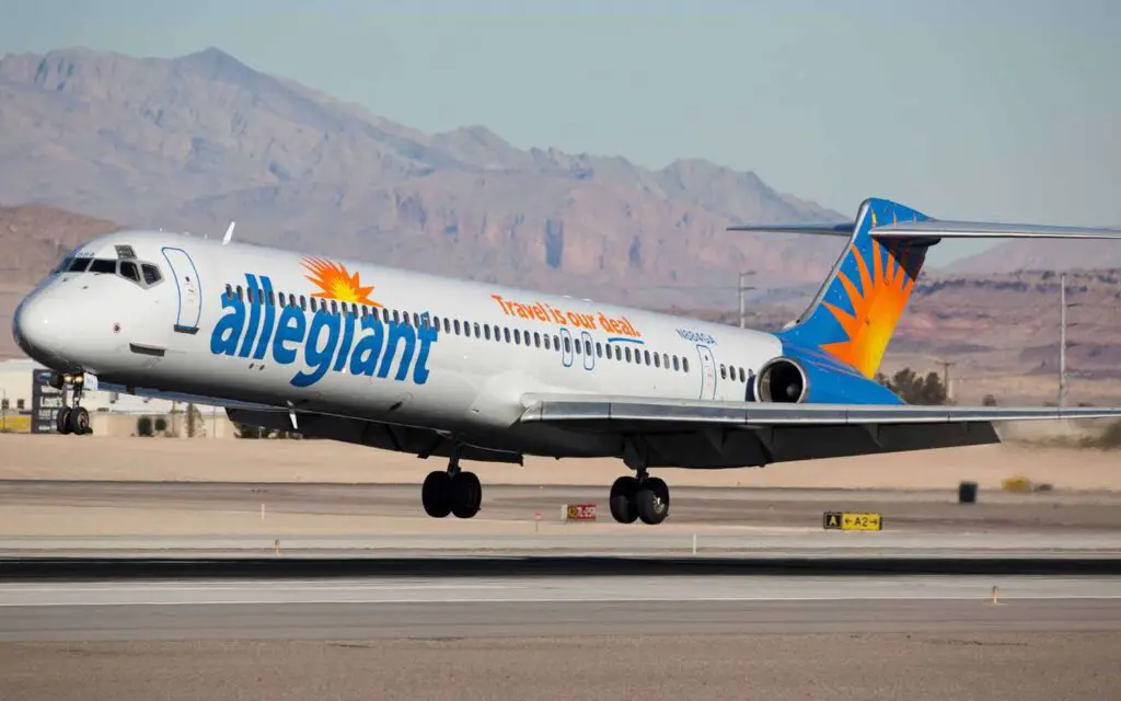 allegiant-airlines-plane-ALLECHEAP0618-1168e5a31cde423abd4f5bf8461db64e